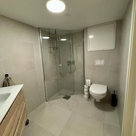 Large 1 Kilometer To Bryggen