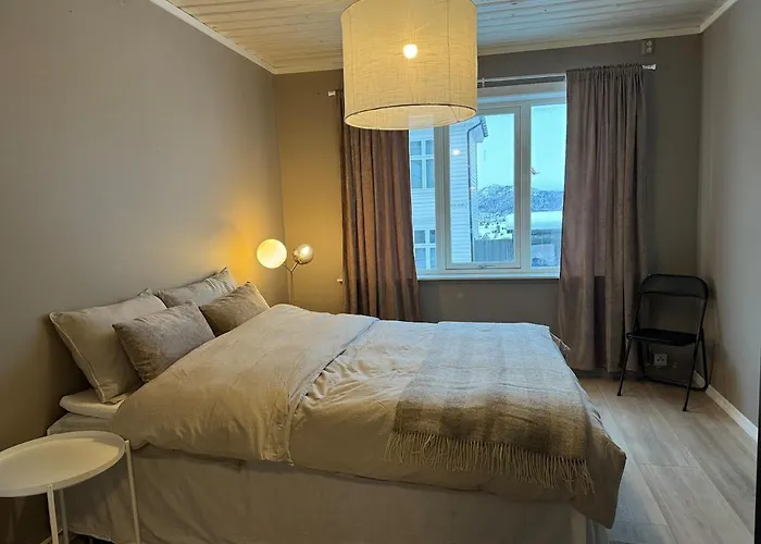 Large 1 Kilometer To Bryggen *