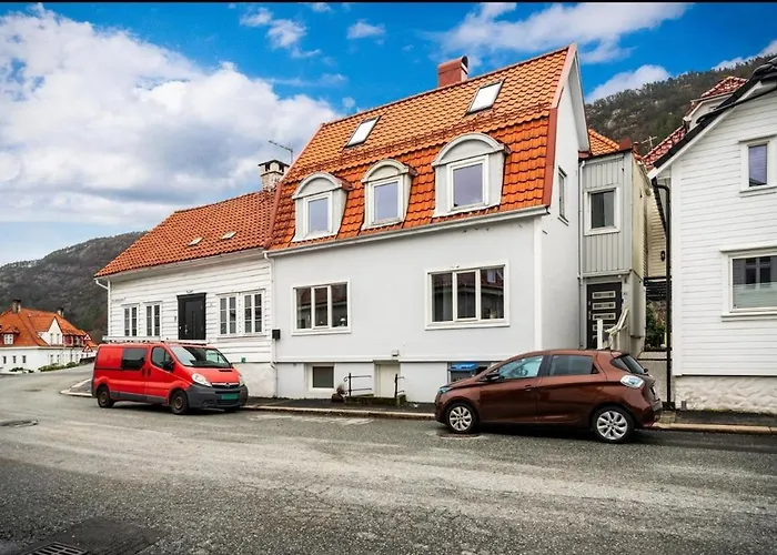 Large 1 Kilometer To Bryggen * 베르겐