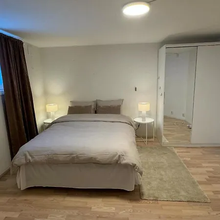 Large 1 Kilometer To Bryggen برغن